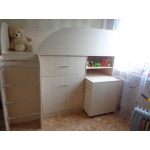 продам детскую кроватку, новая (набор детской мебели)